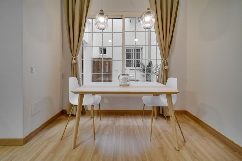 Encantador apartamento con patio Málaga Exterior foto