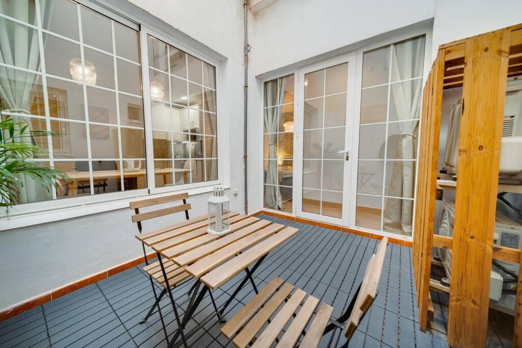 Encantador apartamento con patio Málaga Exterior foto