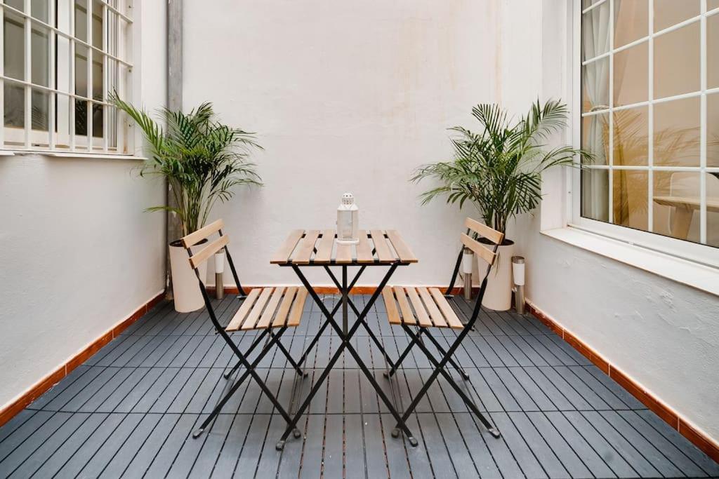 Encantador apartamento con patio Málaga Exterior foto